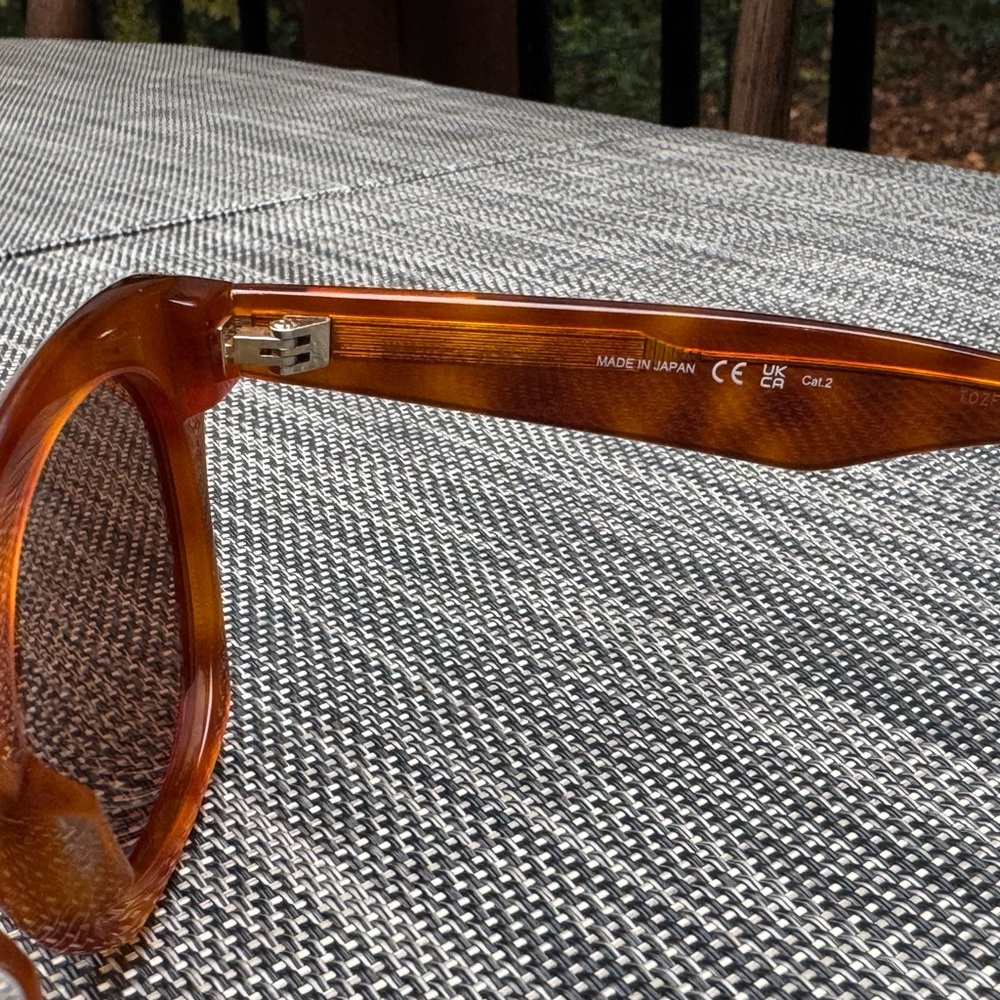 Bottega Veneta Sunglasses - Picture 6 of 7